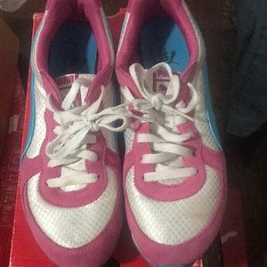 Used puma womens shoes
